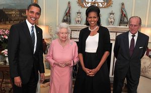 Obama karalienei Elizabeitei II dāvina „iPod”