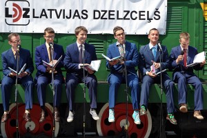 Iznācis COSMOS jaunais albums „Pasaki man un tev”