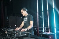 Tiesto sadarbojas ar grupu „Block Party” un „Sigur Ros” līderiem