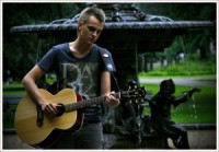 Martin Confused uzsauc trešo Tweetcertu