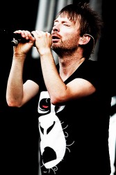 “Radiohead” Reading festivālā 2009 koncertu atklāj ar “Creep”