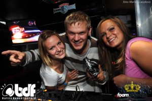 Foto no "Foam Kingdom" putu ballītes Siguldas estrādē