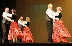 „Agrā rūsa” aicina uz sadancošanās koncertu „Mēs trīs - jūs trīs”