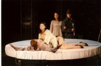 Rīgas Kongresu namā gaidāma Ļenkom teātra izrāde „Gulta”