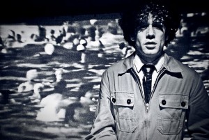 Foto no dziedātāja Dyko solokoncerta "Dirty Deal Cafe"