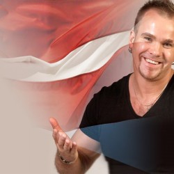 Andris Kivičs valsts svētkos piedāvā bez maksas lejupielādēt dziesmas “Latvijai” karaoke versiju