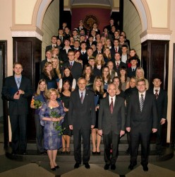 Pasniegtas LU Fonda stipendijas LU, RTU, LLU un RSU studentiem