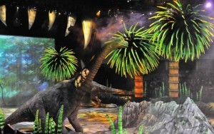 Rīgu pārņēmuši dinozauri