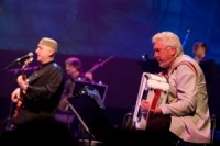 Pūces Etnogrāfiskais orķestris un gruzīnu “The Shin” koncertē Dailes teātrī