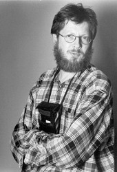 Notiks pasaulslavenā datorlingvista Kēsa van Dēmtera lekcija „Ne gluži: nenoteiktība kā iedzimtais grēks”