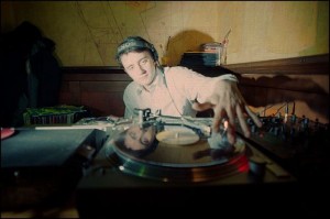 “Fire bar” notiks grupas "The Snips" koncerts un Mash-up battle