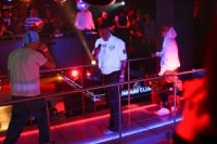 Foto no Hip-hop kultūras sarīkojuma klubā “Colonnade”