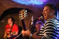 „Slaido blondīņu cirks” – iesvētīts