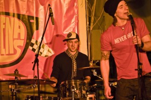 Foto no kafejnīcas "Leningrad" divu gadu jubilejas svinībām