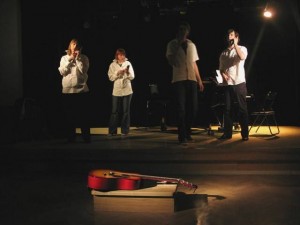 Vecpilsētas teātris piedāvā muzikālu uzvedumu “Vienā elpas vilcienā, jeb četri balti....”