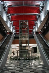 Iepirkšanās centrs „Sky&More” ielūdz uz šī pavasara unikālāko modes šovu Latvijā