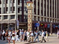 Laima aicina uzstādīt satikšanās rekordu pie Laimas pulksteņa