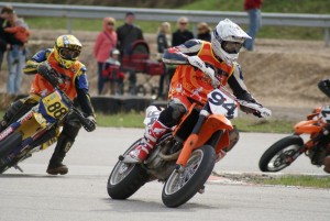 Pirmajā Supermoto posmā uzvar Agris Ļitvinovs