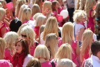 Foto: Blondīņu parāde "Go Blonde"