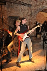 Svētdien "Rock'n'Riga" aicina uz pirmo "Ģitārskolas" vakaru kopā ar Oskaru Daņilovu