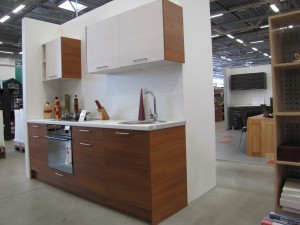 Virtuves iekārta tikai par 199,99 Ls