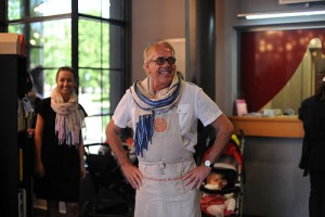 MAMMU iziet sabiedrībā ar īpašiem cilvēkiem