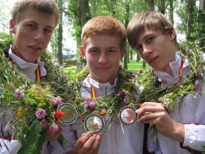 Jauniešu izlase no Eiropas Jauniešu čempionāta atgriežas ar medaļām