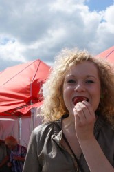 Augošā pieprasījuma dēļ Lauku labumu tirdziņš pie tirdzniecības centra "Spice" piektdienās strādās ilgāk