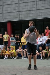 Vasaras ielu basketbola čempionāta ceturtajā posmā turpina uzvarēt favorīti