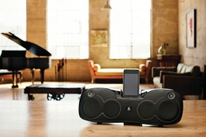 Logitech paziņo par uzlādējamu atskaņotāja iPod skaļruņu sēdni