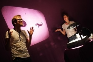 Izrāde "Hipnotizē mani" Dirty Deal Teatro