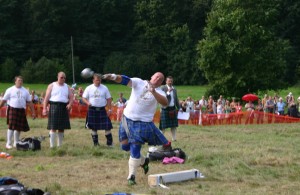 Siguldā notiks kalniešu spēles jeb jautrākās brīvdienas pēc skotu receptes