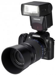 Samsung rada nopietnu kompaktkameru NX10