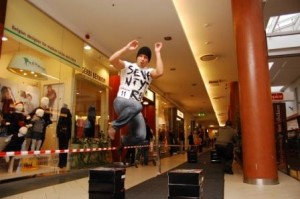 Vairāk kā 40 cilvēku sacentās Trakajā apavu skrējienā