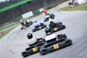 Ceturtdien „trijniekos" notiks komandu sprinta kartinga sacensības LeMans VI