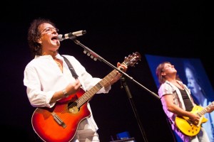 Foto: "Smokie" Rīgā uzstājas kopā ar simfonisko orķestri