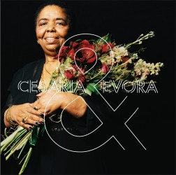 Cesaria Evora izdod duetu izlasi