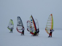 Par Eiropas kausa pirmā posma uzvarētājiem ziemas vindsērfingā kļūst Latvijas pārstāvji