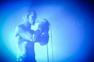 Foto: "Combichrist" un "Mortiis" koncertē klubā "Melnā Piektdiena"