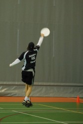 Pārsteigumiem un sīvām cīņām bagāta Latvijas Frisbija čempionāta Ogres kārta