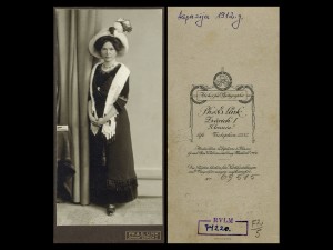 Norisināsies modes skate "Aspazijas cepure"