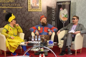 Aigars Bikše: es ģērbjos tā, lai mani nenogalinātu uz ielas