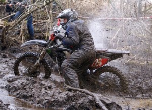 Ar grandiozu ,,Bezceļu festivālu'' atklāj piedzīvojumu enduro sezonu