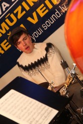 Bundzinieku konkursā uzvar Ivars Arutjunjans