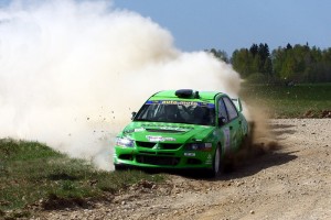 Pirmā vasaras sacīkste kopvērtējuma līderus nepārsteidza