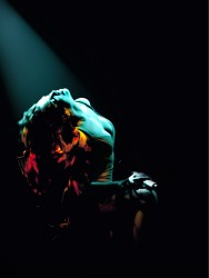 Lindas Leen jaunā DVD prezentācija uz lielā ekrāna