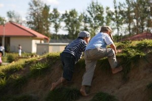 Studenti aicina ar ziedojumiem palīdzēt SOS ciematu bērniem sagatavoties skolai