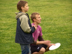 Izspēlēts pirmais frisbija āra sezonas turnīrs