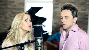 Grupa Otra Puse un Aija Andrejeva piedāvā singla „Ave Pali" videoversiju