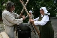 Rīts viduslaiku noskaņās - pie Tukuma "Pils torņa"